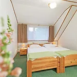 Hubertus Bed & Breakfast 3*